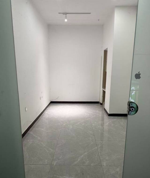 潢川县世博二期办公房出租出售 图片
